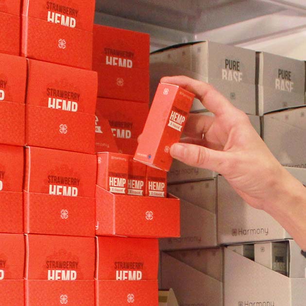 Strawberry flavoured CBD e-liquid boxes